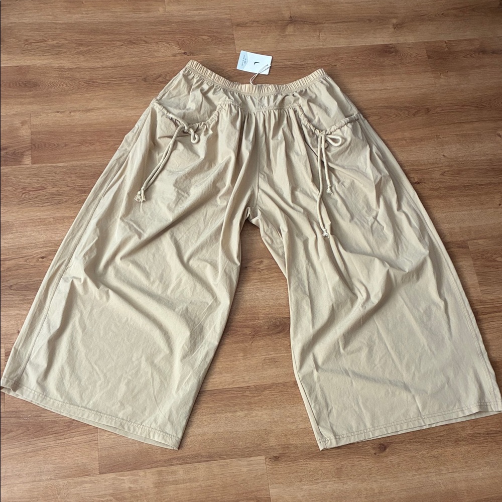 Source‎ Unknown Tan Wide-Leg Joggers